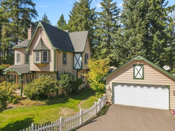 370 Becklin Dr, Merlin, OR 97532