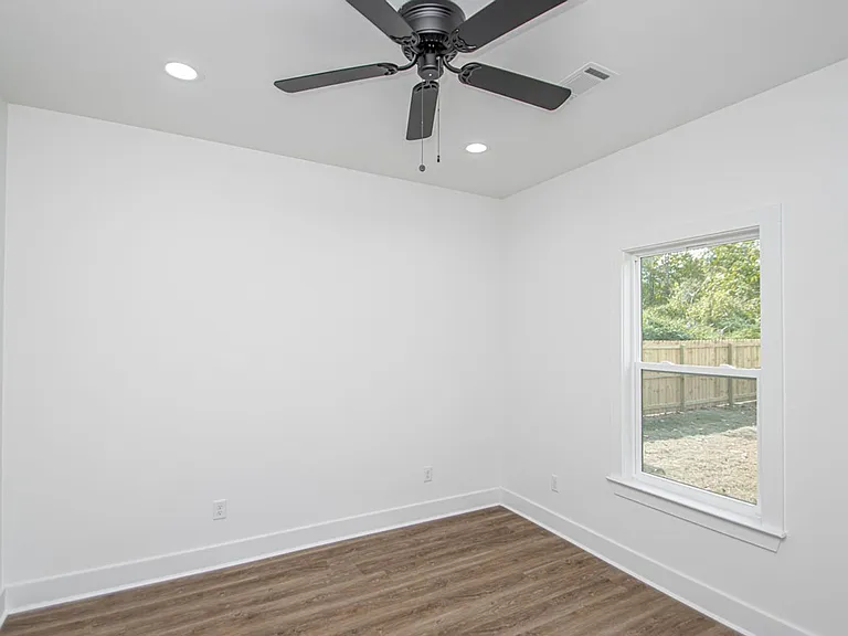 324 S Schiller St — Photo 23