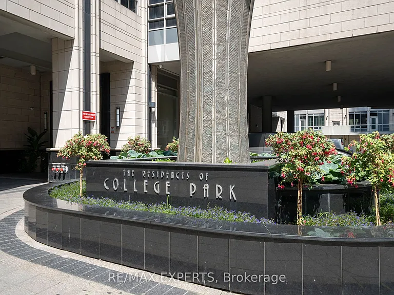 763 Bay St #307 — Photo 6