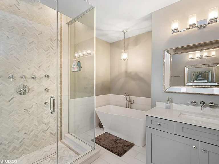 441 E Oakwood Blvd #2 — Photo 12