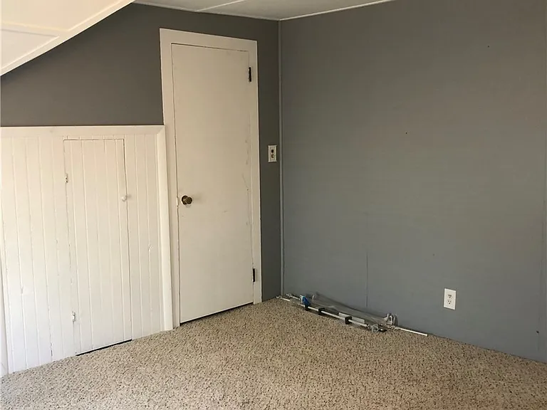708 Schuyler St — Photo 20