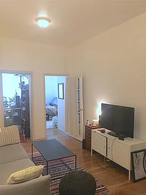 Rented by R New York | media 45