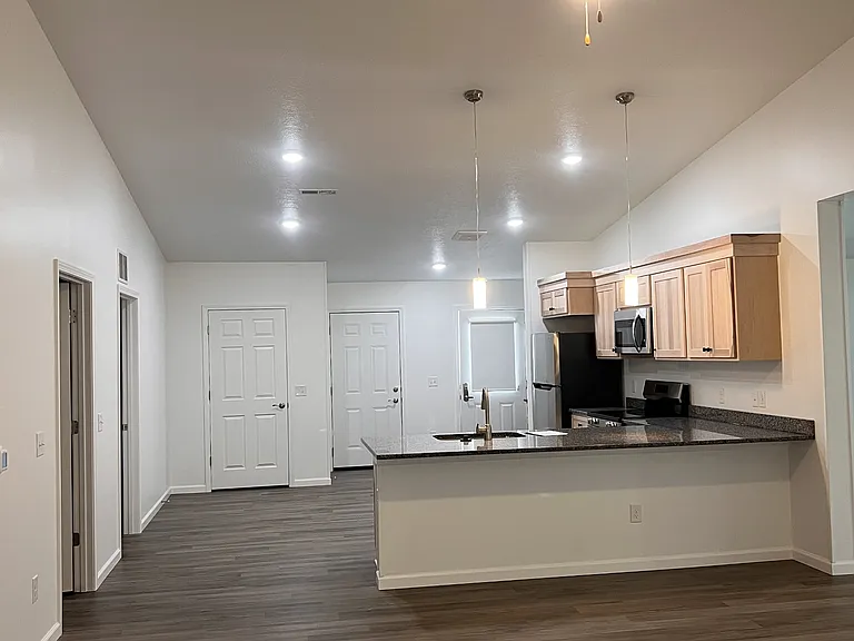 212 S Taylor St — Photo 36