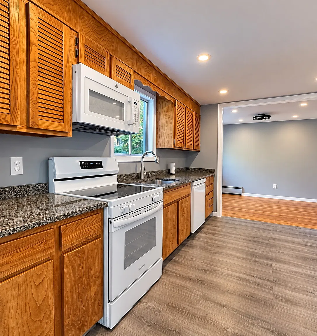 4 bed, 1300 sqft, $4,000 — Photo 1