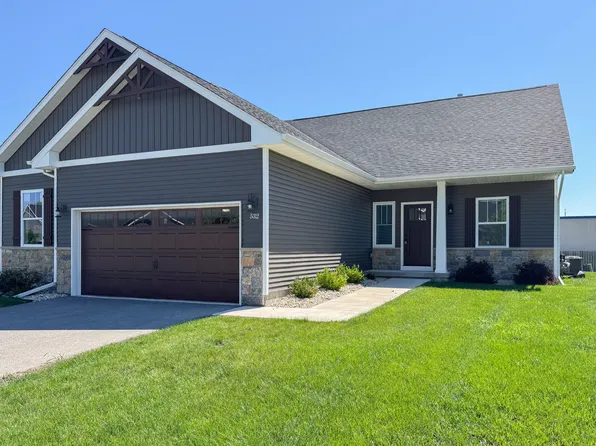 532 Anjali Ct #R, Sycamore, IL 60178