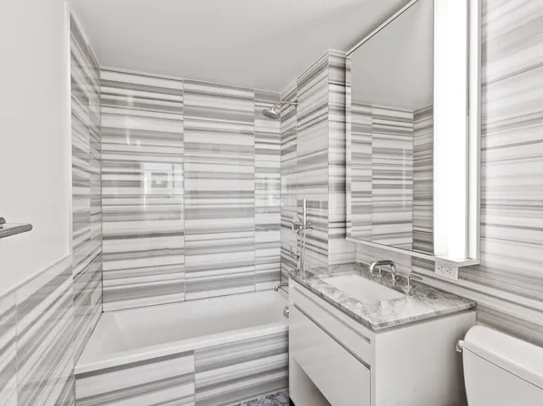 385 First Avenue image 4 of 8