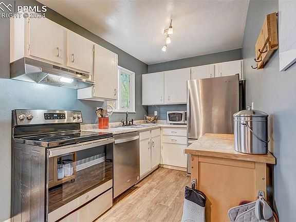 3rd image of 2435 Nadine Dr