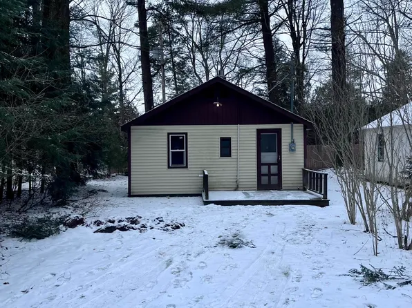 1478 E Gardner Ave, Newaygo, MI 49337