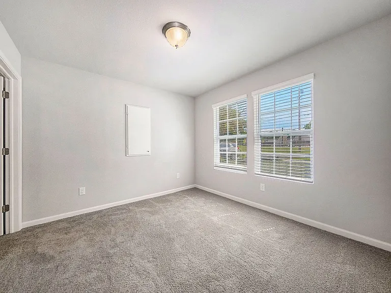 438 Hidden Meadows Dr — Photo 8