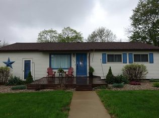 120 S Arnold St, Roann, IN 46974