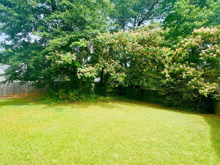421 Barn View Ct — Photo 25