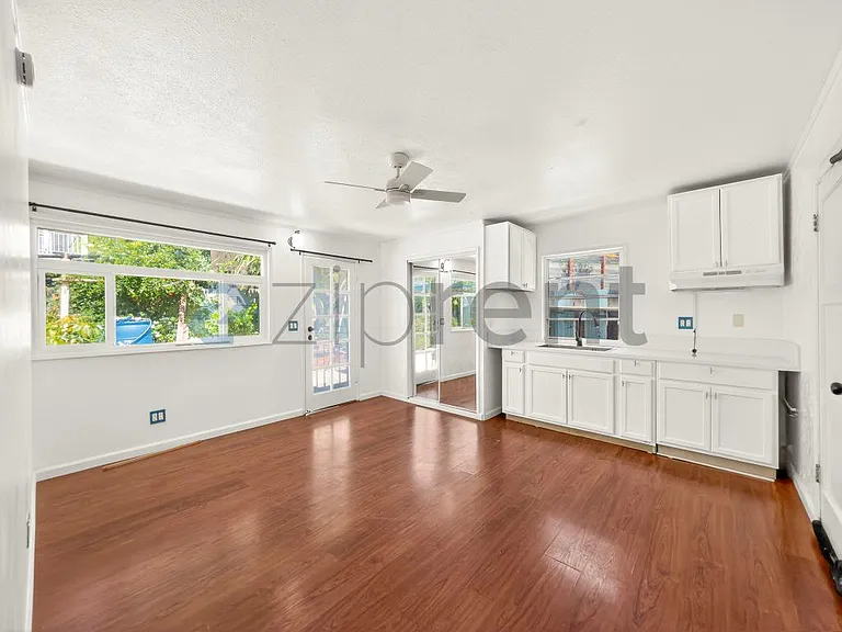 2755 Sanborn Ave — Photo 4