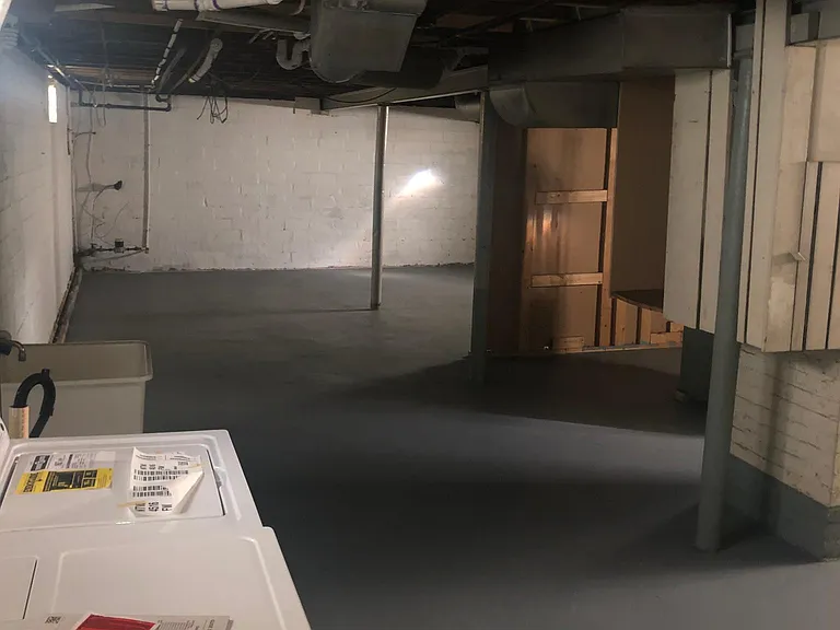 4401 Walker Ave — Photo 33
