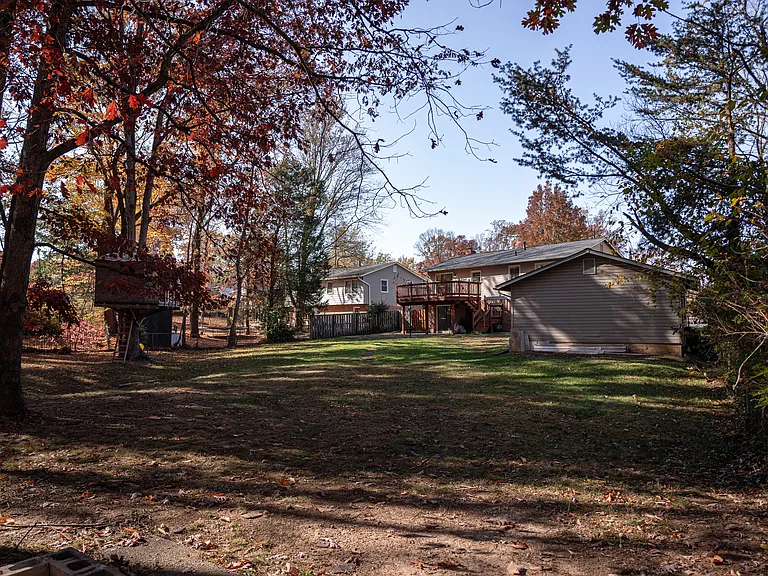 13227 Sturbridge Rd — Photo 67