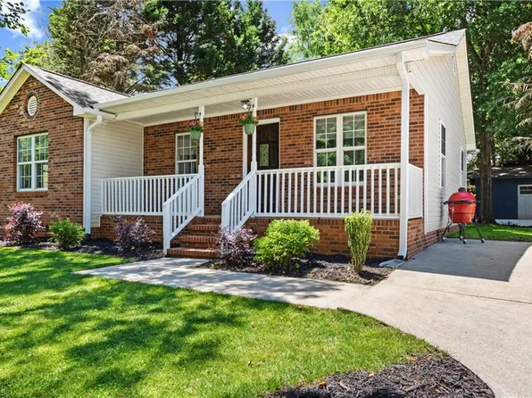 399 Windward Cir, Mocksville, NC 27028