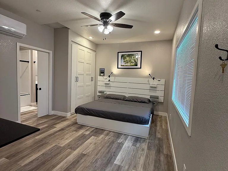 725 S Tehama St #7 — Photo 4