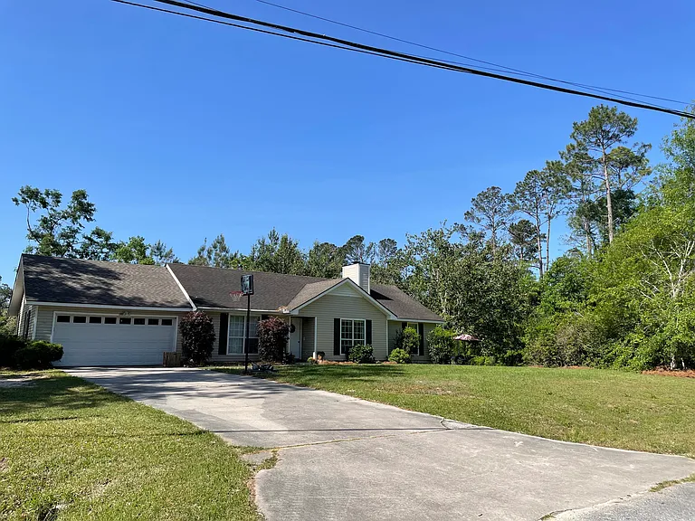 3816 Honeysuckle Dr — Photo 1