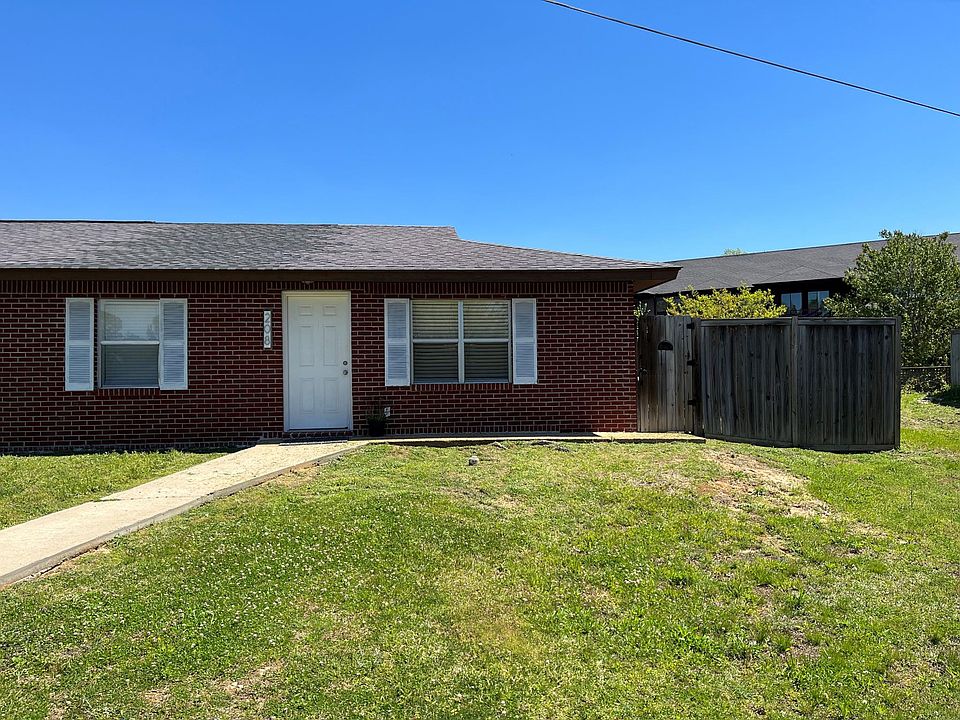 1st image of 208 James Cir #208