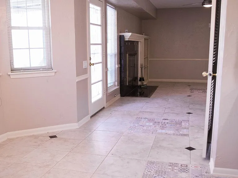 301 Santa Clara St — Photo 12