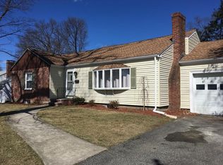 29 Hillcrest Rd, Wakefield, MA 01880