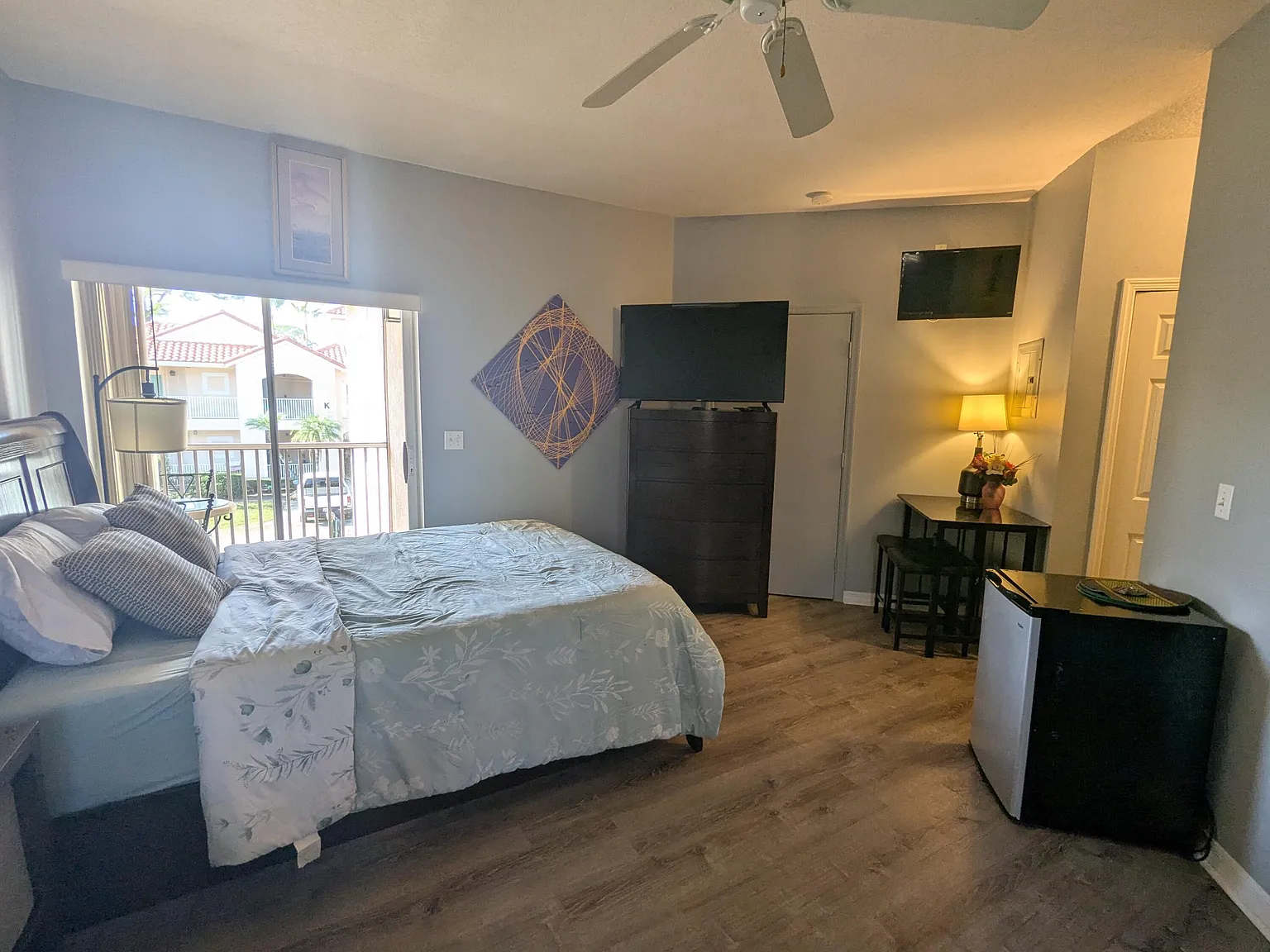 1 bed, 1.0 bath, 350 sqft, $1,200 — Photo 3