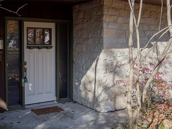 2nd image of 924 Talus Dr