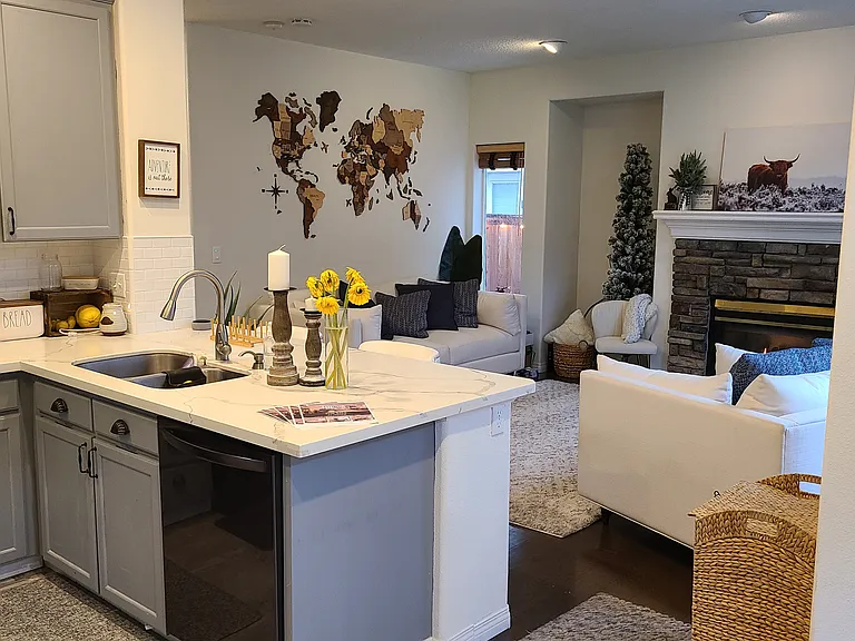 1435 NE Setting Sun Dr — Photo 14