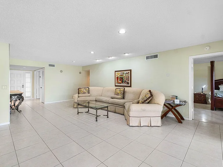 6446 Aspen Glen Cir #6446 — Photo 33