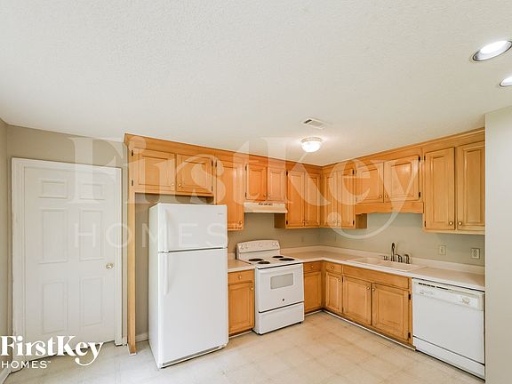 5th image of 1743 Spring Rd