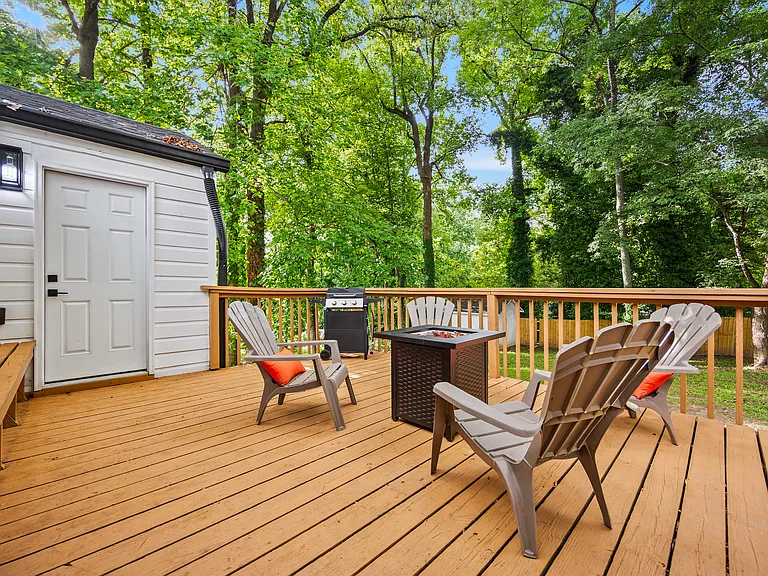10 Claire Dr SE — Photo 3