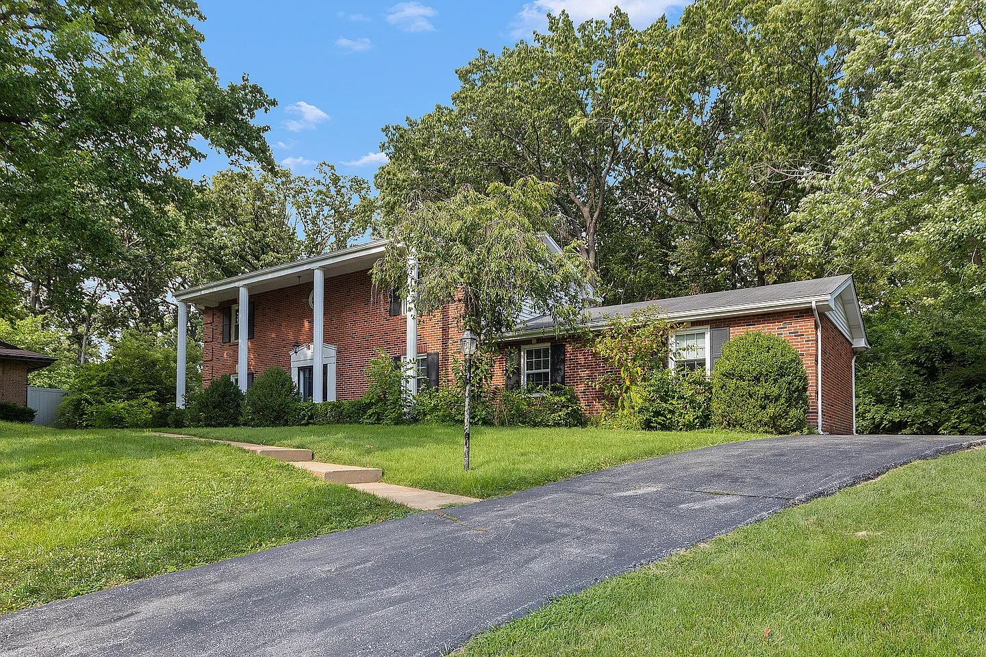 54 Morwood Ln — Photo 1