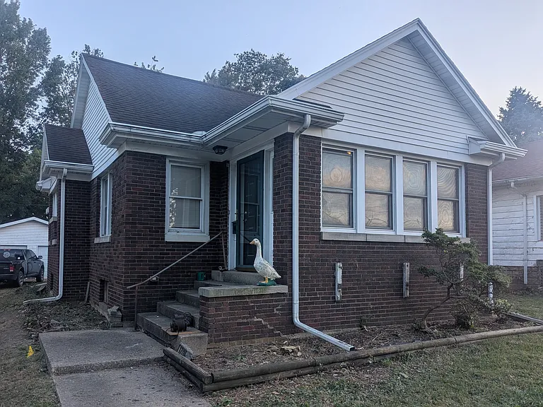 1713 W Church St — Photo 2