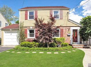 578 Clarendon Ct, River Edge, NJ 07661