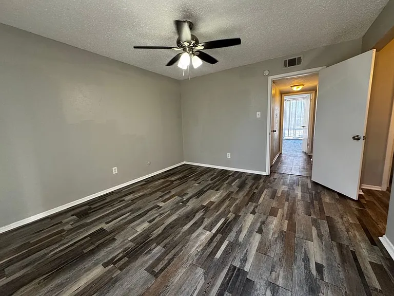 6329 Walraven Cir #6329 — Photo 26