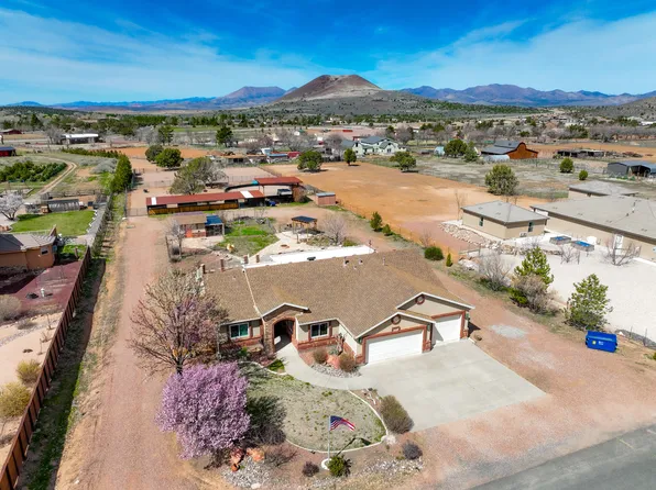 1093 N Horsemans Park Dr, Dammeron Valley, UT 84783