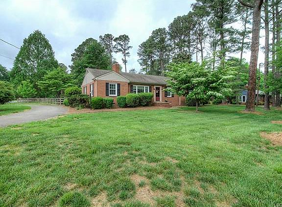 2nd image of 2808 Clarendon Dr