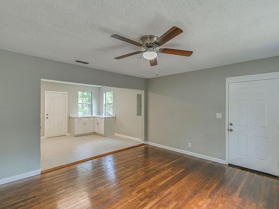 5th image of 1005 WESTBROOK Circle W