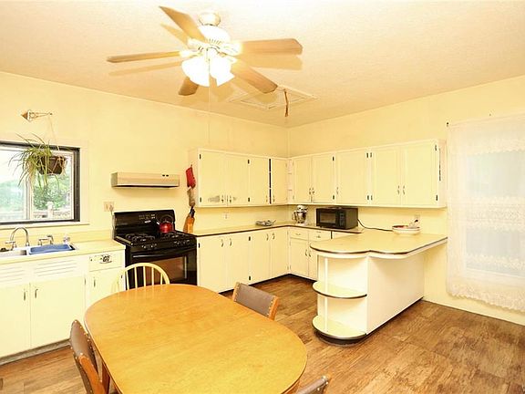 4th image of 20 Windsor St