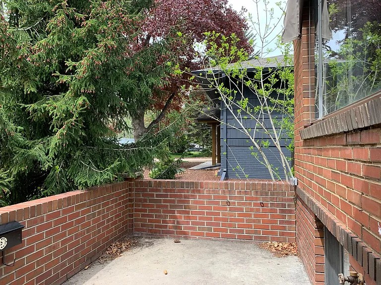 1422 W Oak St — Photo 28