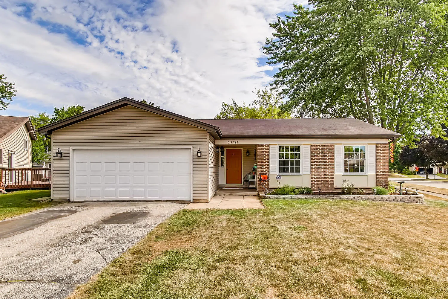5S723 Starling Ct photo 1