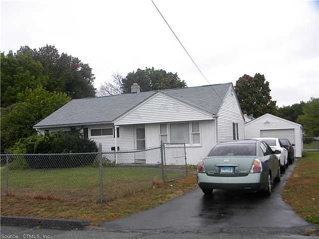 1st image of 6 Montague Cir