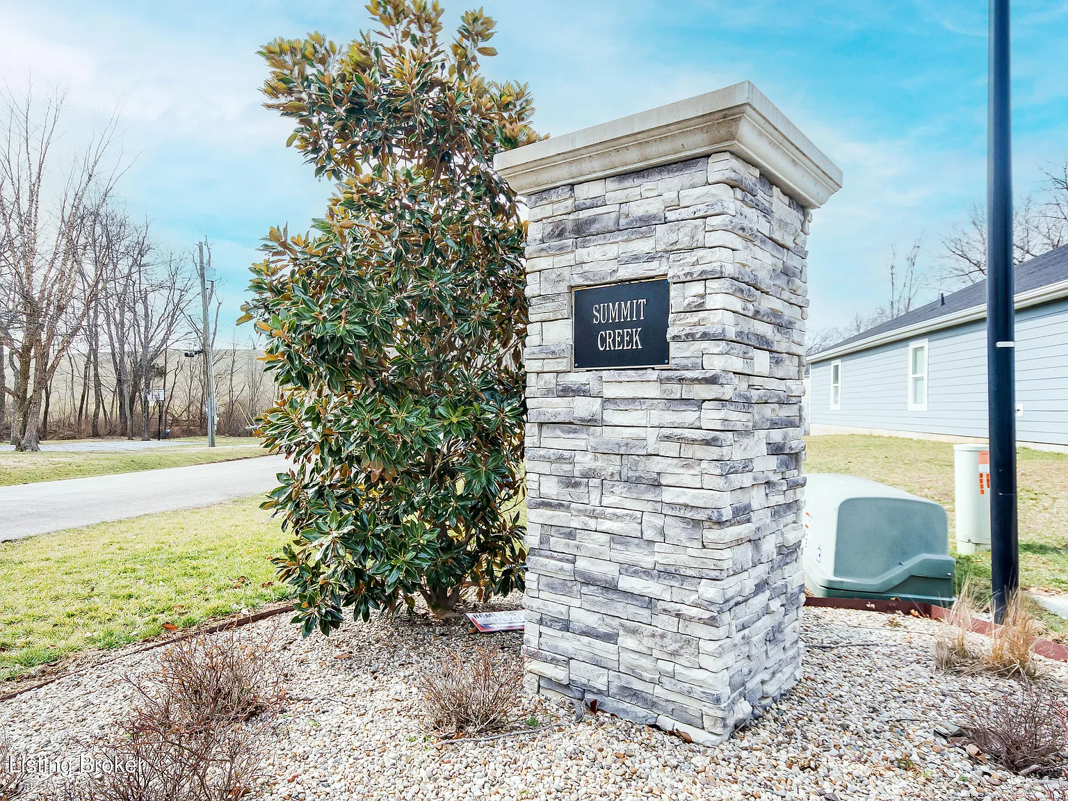 5 bed, 2.5 bath, 2653 sqft, $2,490 — Photo 3