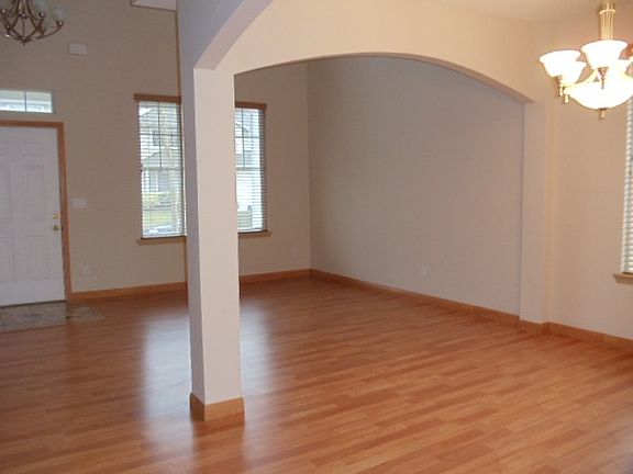 2nd image of 1627 180th St SW