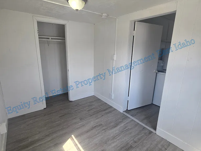 815 E Clark St #5 — Photo 5