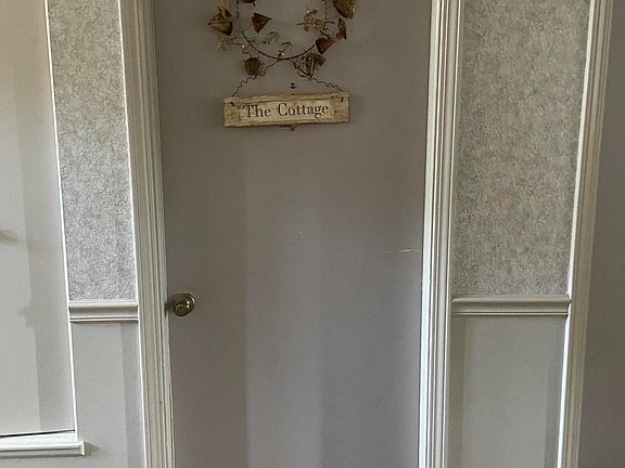 2nd image of 3608 Lakeshore Dr APT B4