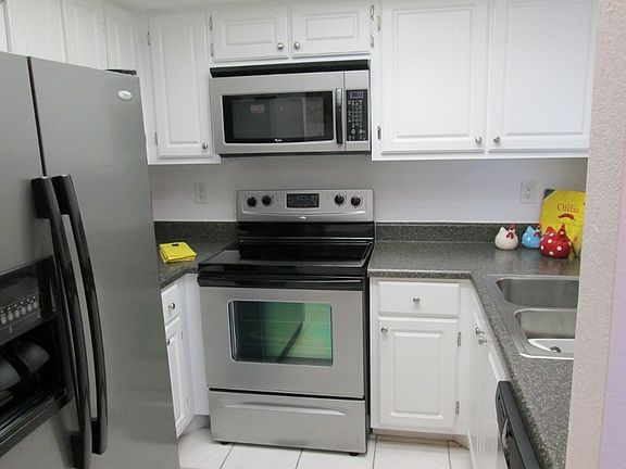 5th image of 1565 SE Royal Green Cir #106