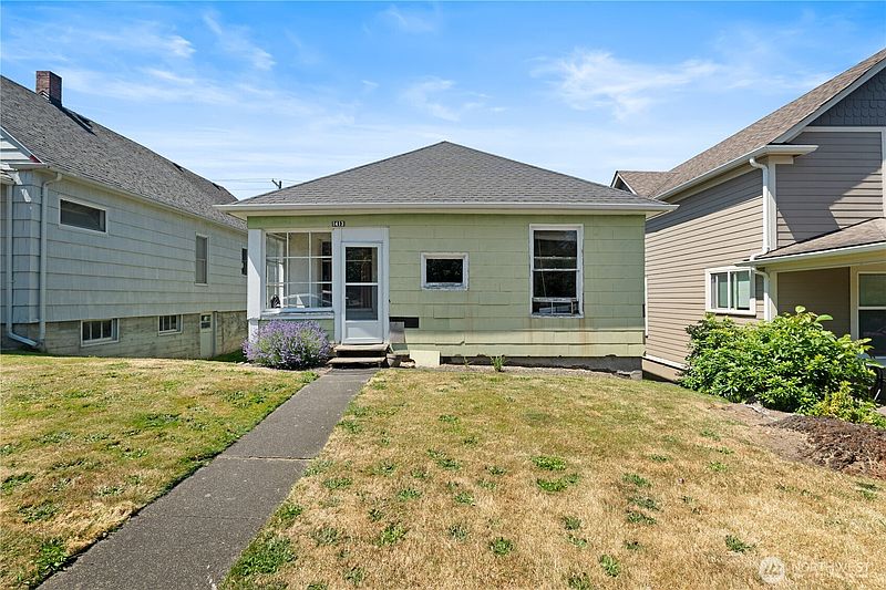 2nd image of 1413 N Garden