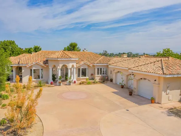 161 Lemon Grove Dr, Fallbrook, CA 92028