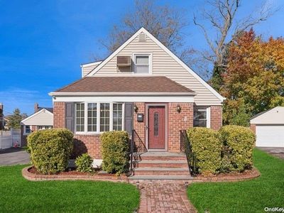 1985 Jackson Avenue, Elmont, NY, 11003