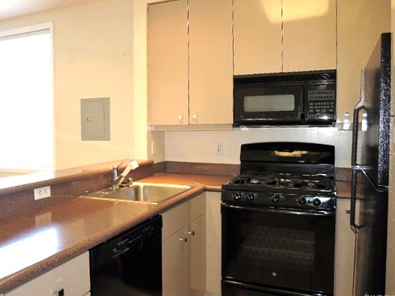 2nd image of 2100 N Point St APT 105